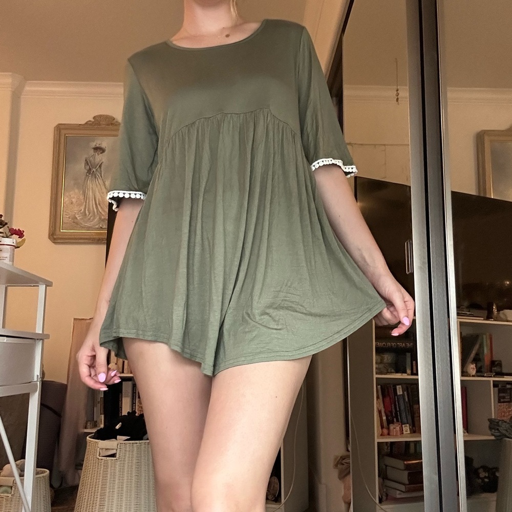 🌿 Super Soft Green Tunic Top – Size M 🌿